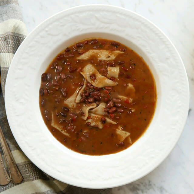  Почов апур - суп из красной фасоли 